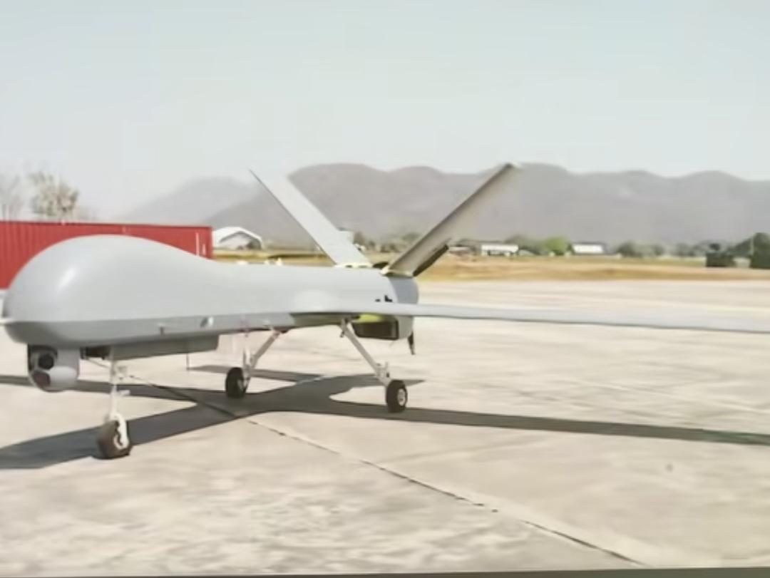 泰柬冲突发生奇异的一幕，战场上出现中国导弹打中国无人机的奇异境况。
     据