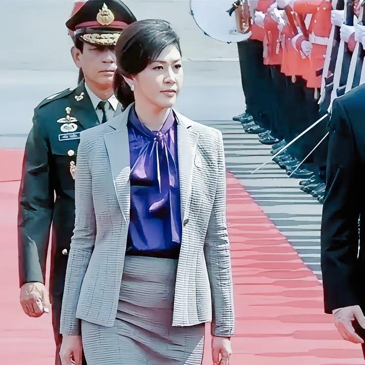 她真的好美啊，着实太会长了，难怪那么多人喜欢她。