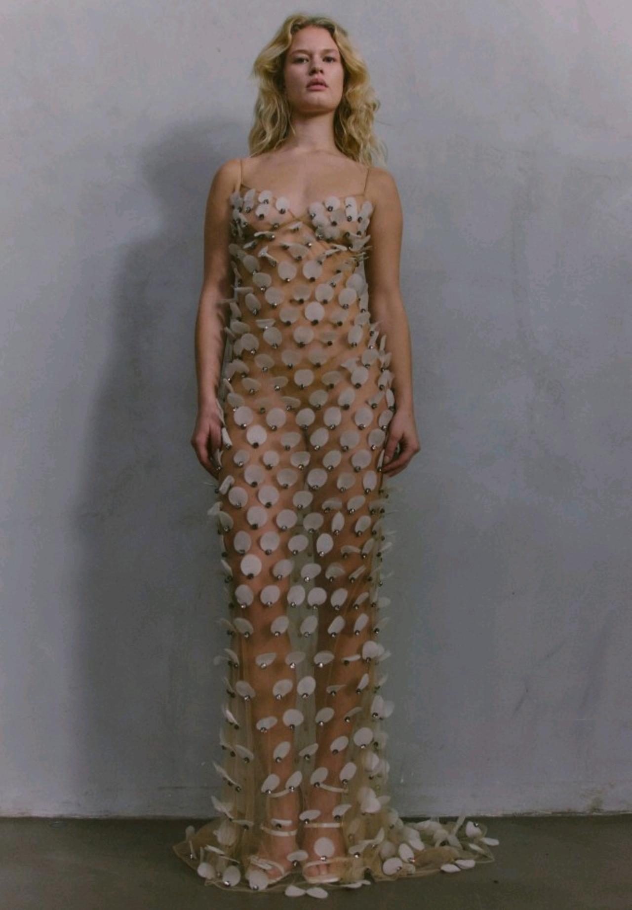马年穿马，好运加倍！Stella McCartney 2026早秋系列把马元素玩
