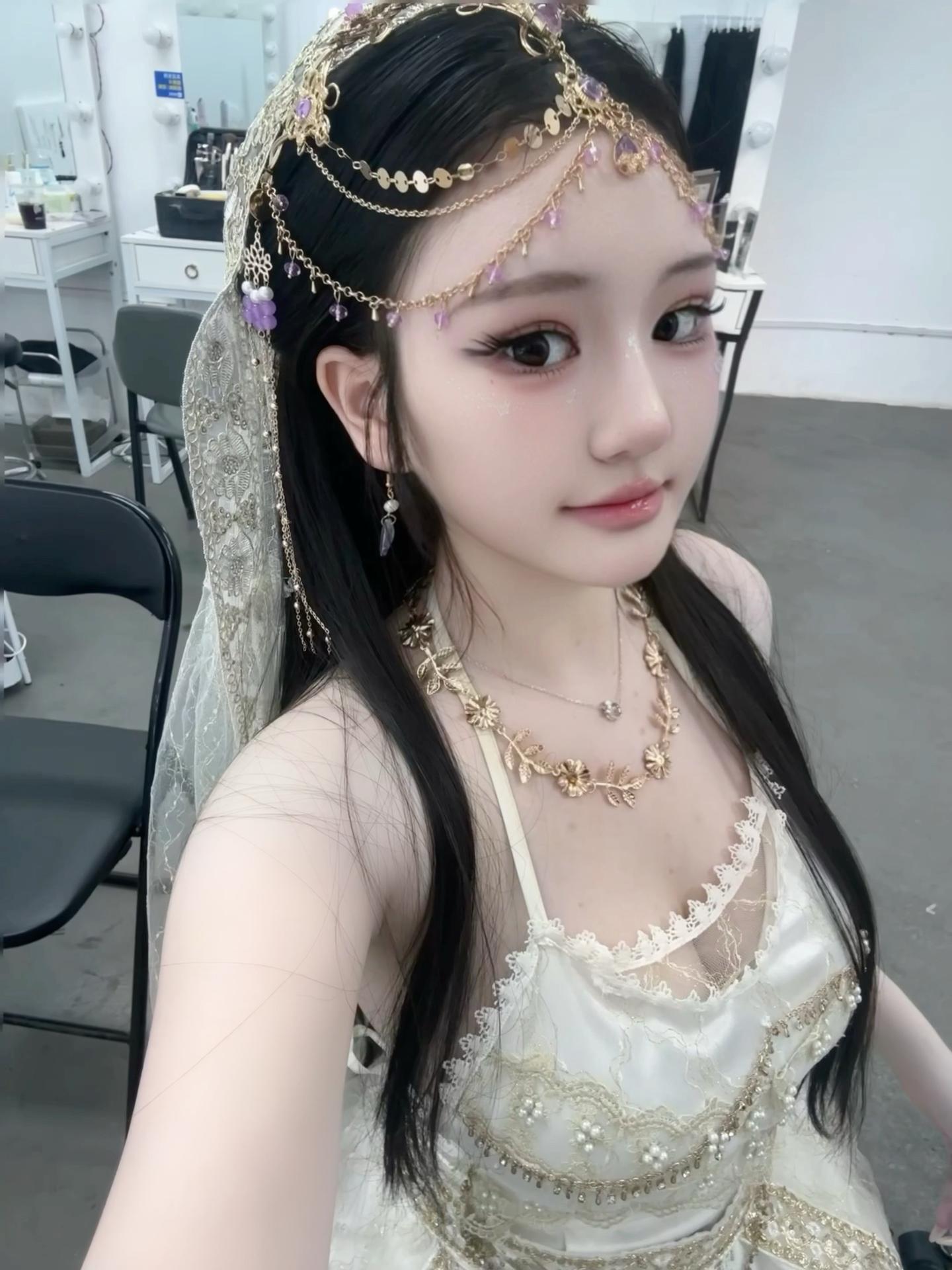 喜欢你才装可爱啊  你以为卖萌很简单嘛