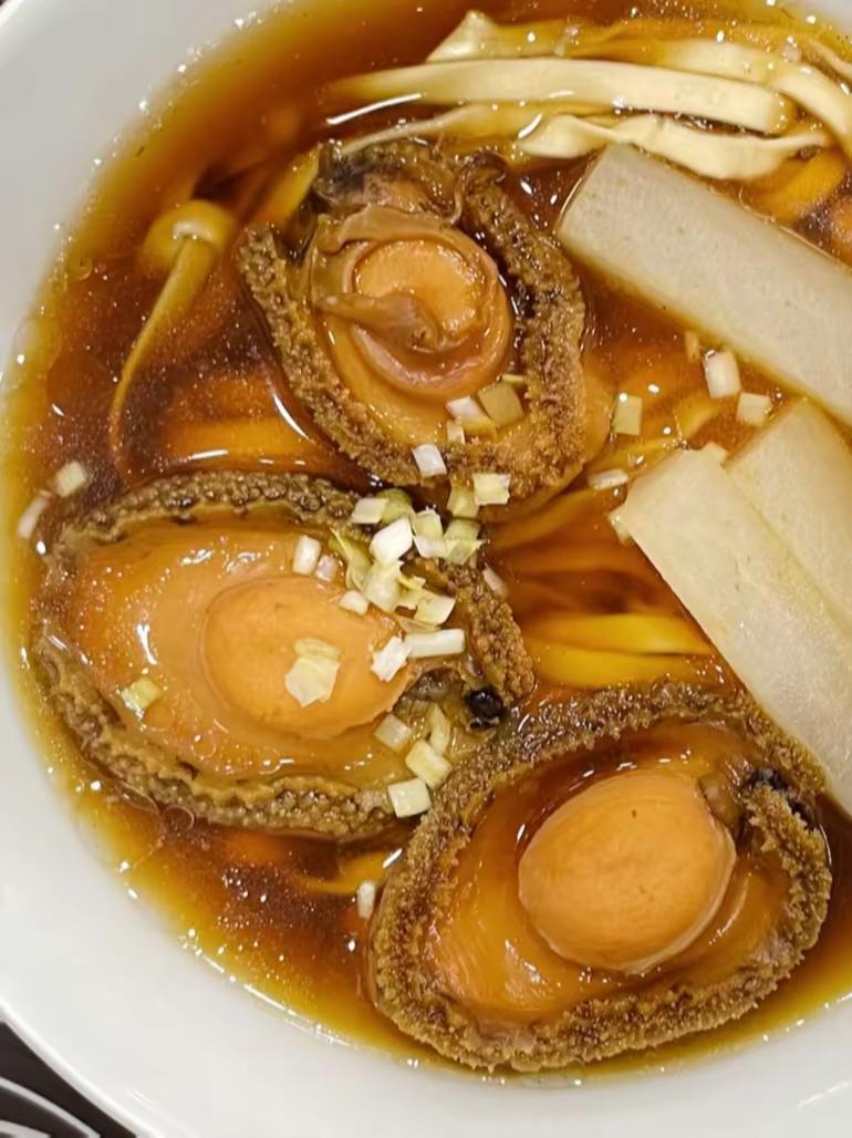 米其林秘制鲍鱼！陈家祠这家粤菜面馆绝了🍜 北京路商圈朝天路火到工作日都排队的【