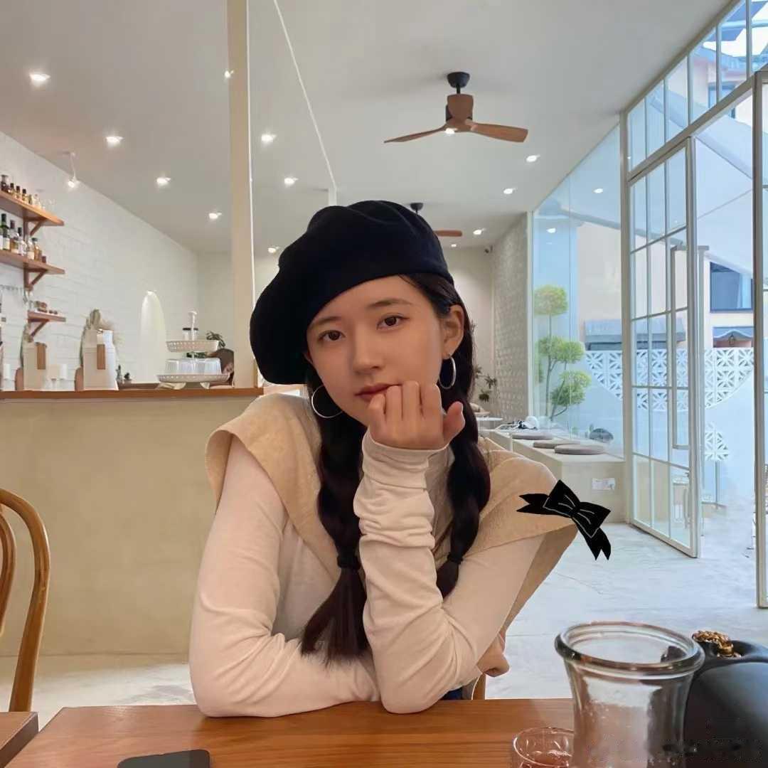 长大以后你会发现，跟朋友、亲戚、同事，甚至家人，都不能表露出自己真实的情感，每说