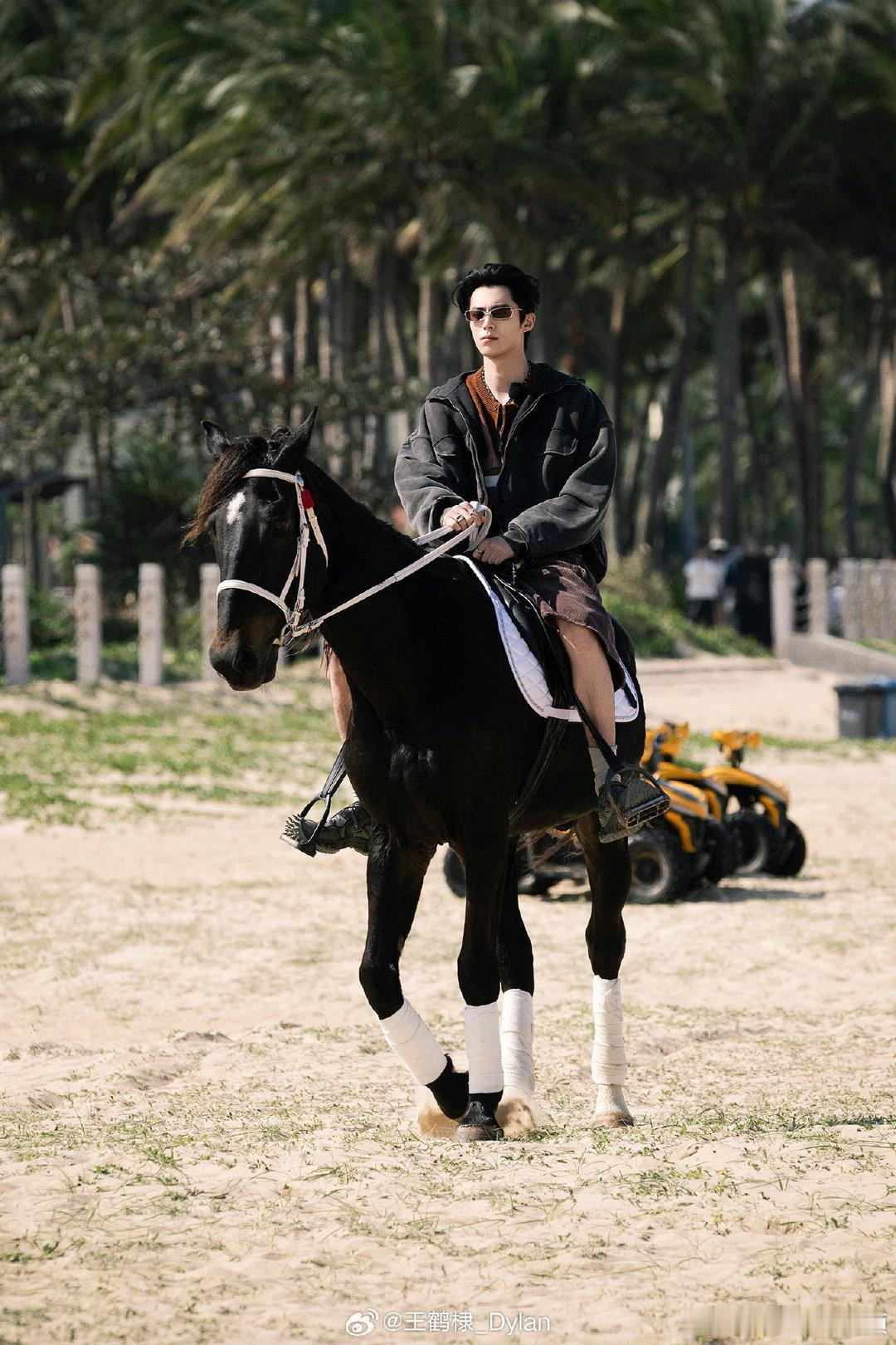 王鹤棣大年初四开工亲爱的客栈 王鹤棣大年初四活力开工！客栈主理人温柔营业，影视综