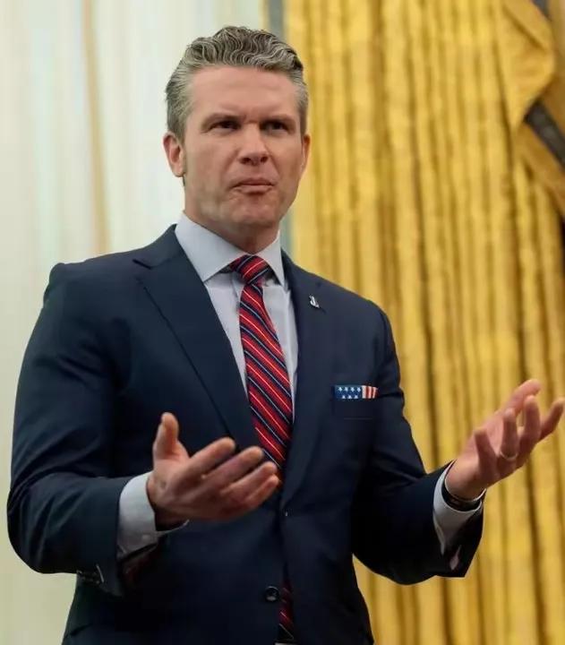 传来新消息，美国防长宣布了！
2026年4月3日，美国防长赫格塞思干了一件大事：