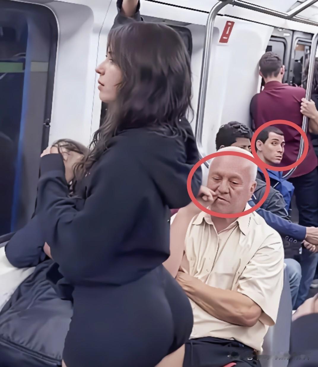 地铁上
光头大叔咬着手指低着头
后排小哥伸着脖子斜着眼
目光都汇聚到前面黑衣美女