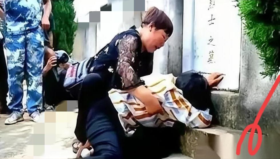 我今天，真的被一个女人给震懵了。
她把河南的家产全卖了，一个人跑到云南，在烈士陵