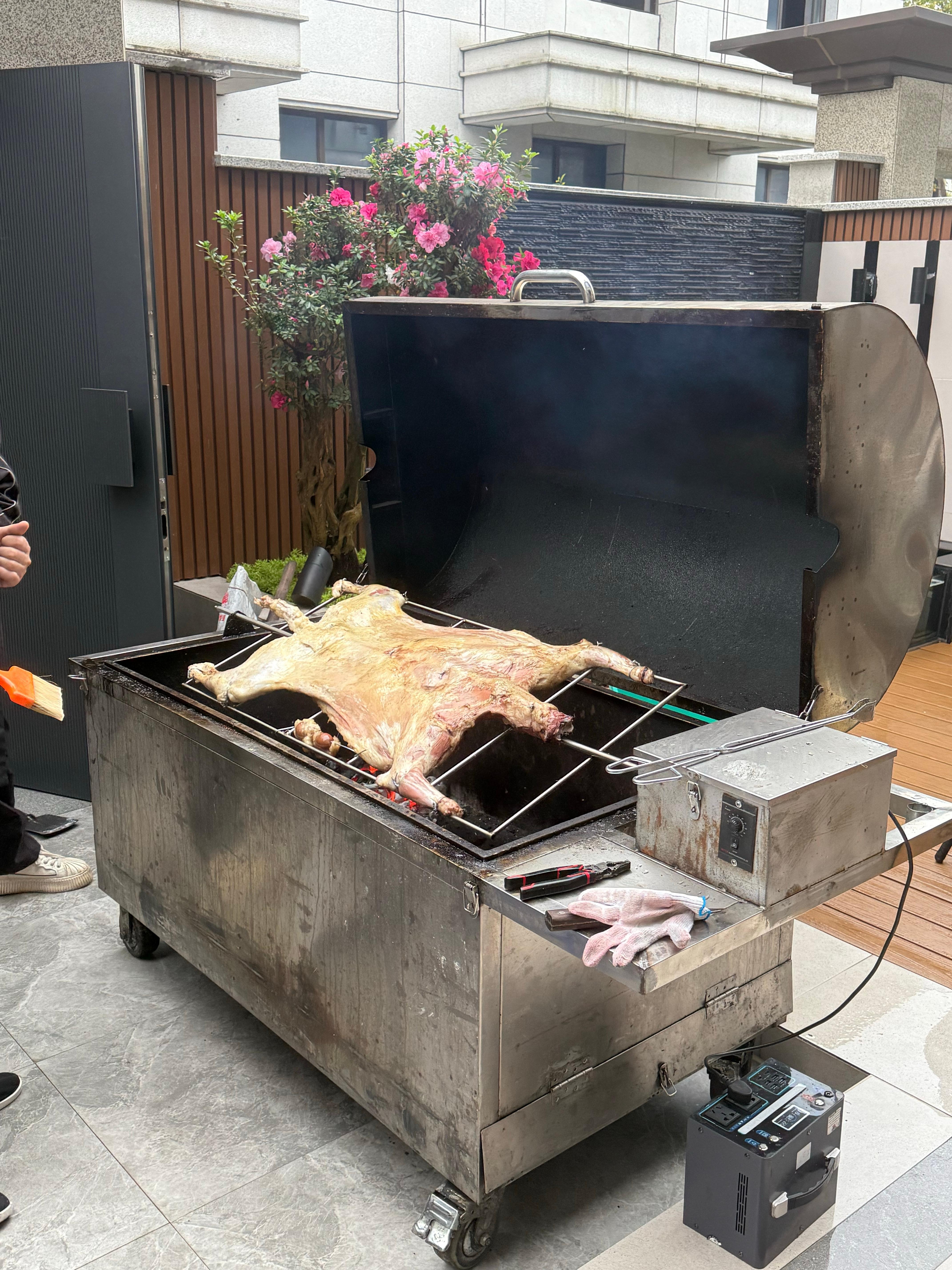 终于实现在家吃烤全羊了 ​​​