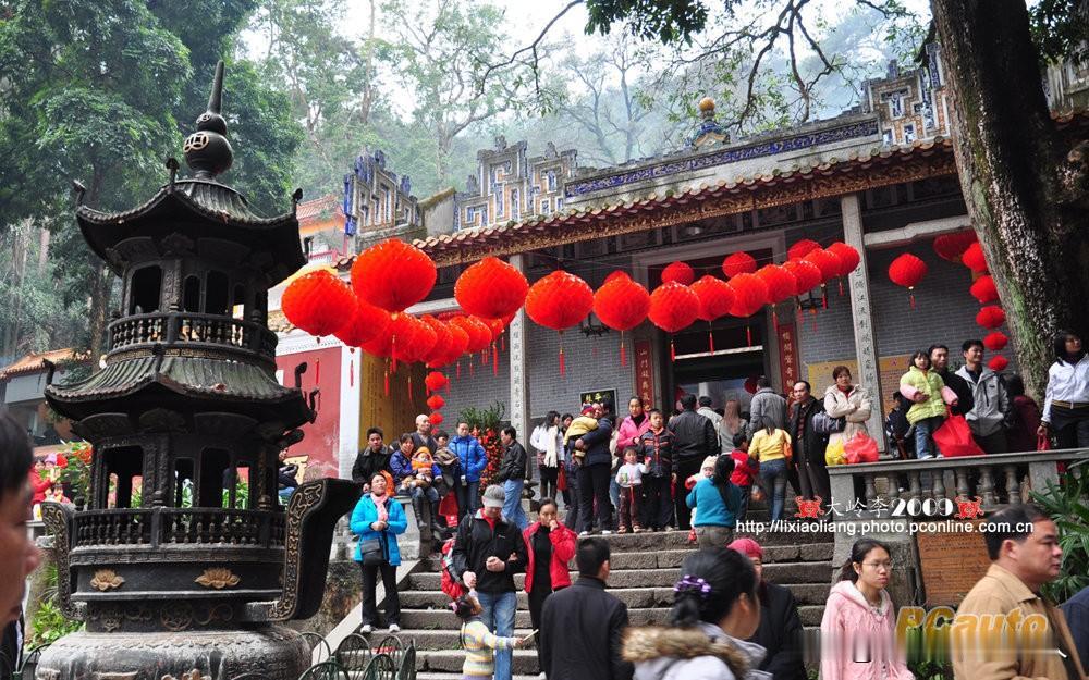 大家发现没有，现在赚钱越来越难，反而寺庙的香火却越来越旺。就以广西最有名桂平西山