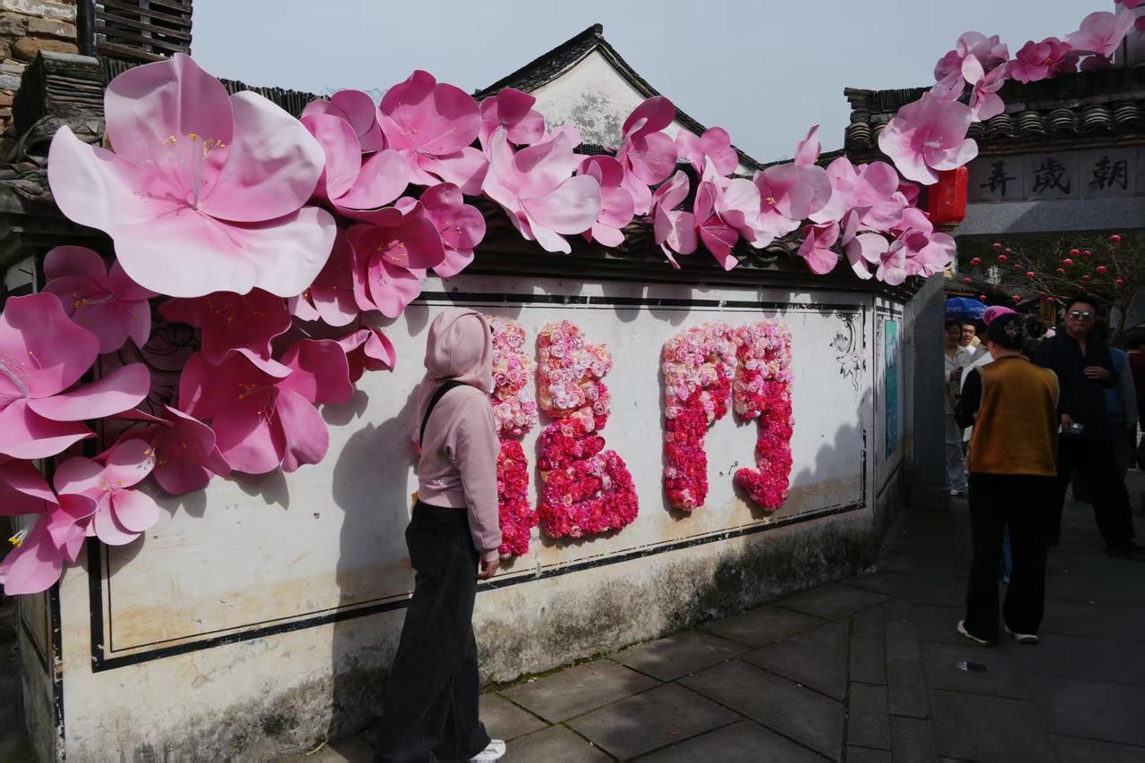 我的今日状态：😁轻松愉快
我这里的天气：☀️晴天

昨天杭州气温高达28℃这是