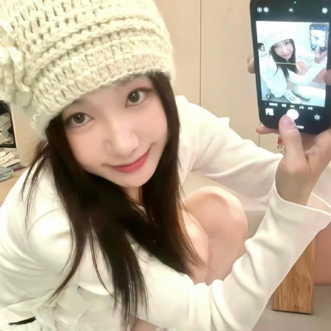 -𝐒𝐇𝐀𝐑𝐄｜徐梦洁头像背景图搭配⁺ 💭⊹✭ ˚🪩𓈒 *🩶  