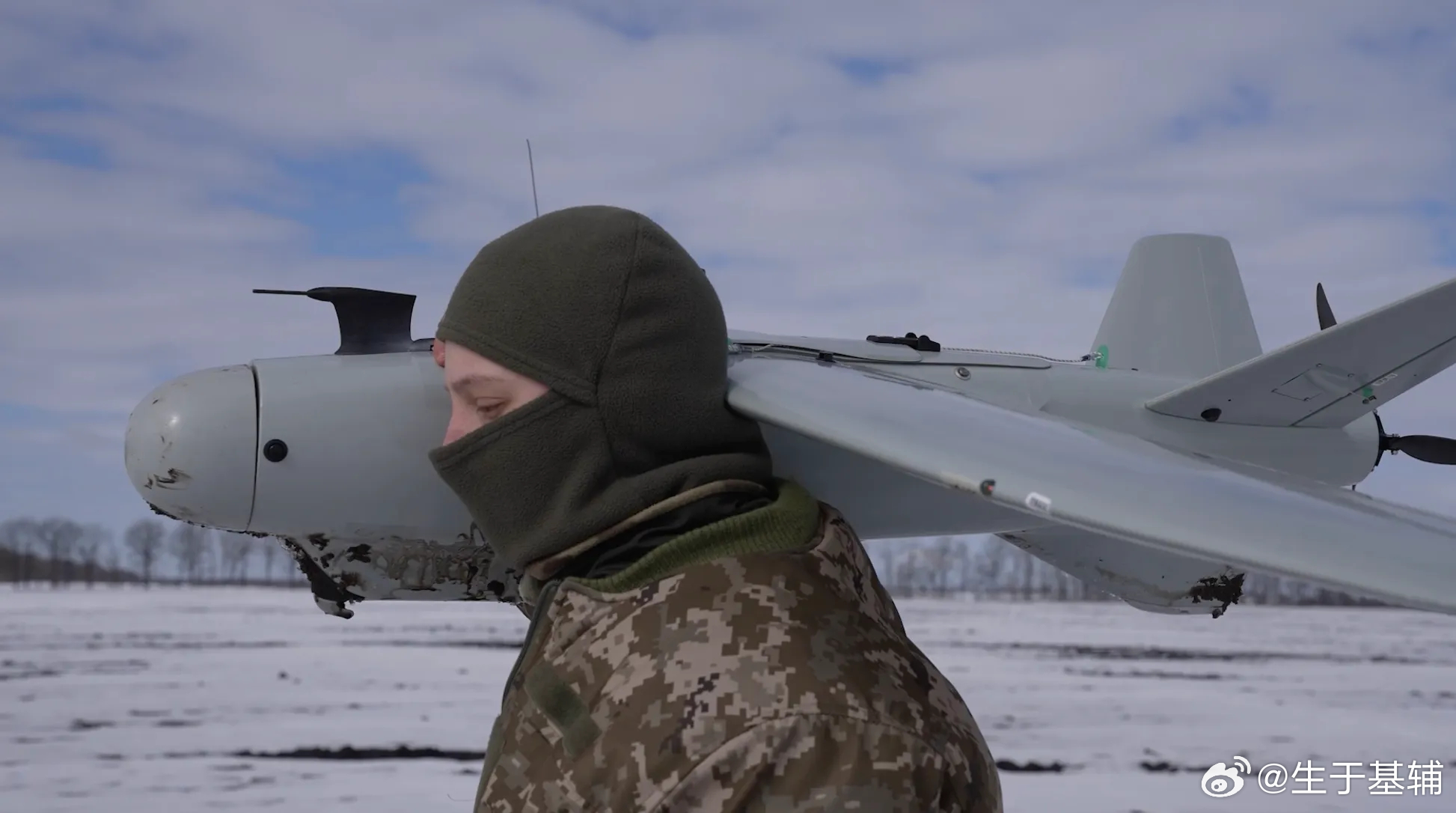 乌克兰武装部队中每十人就有一名女性乌克兰武装部队中的女性人数日益增多，而无人机部