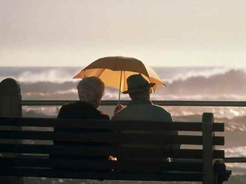“找一个会把雨伞叠的整整齐齐的人。”找一个拿东西然后放回原位的人找一个挤牙膏从底