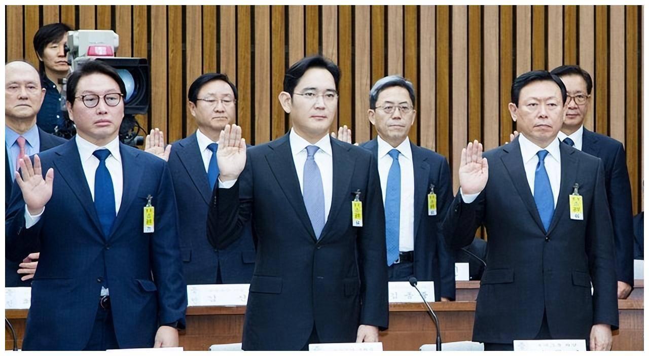 韩国人有句话叫考进SKY，就可以改变人生，而SKY就是指韩国最高等的三座学府：首