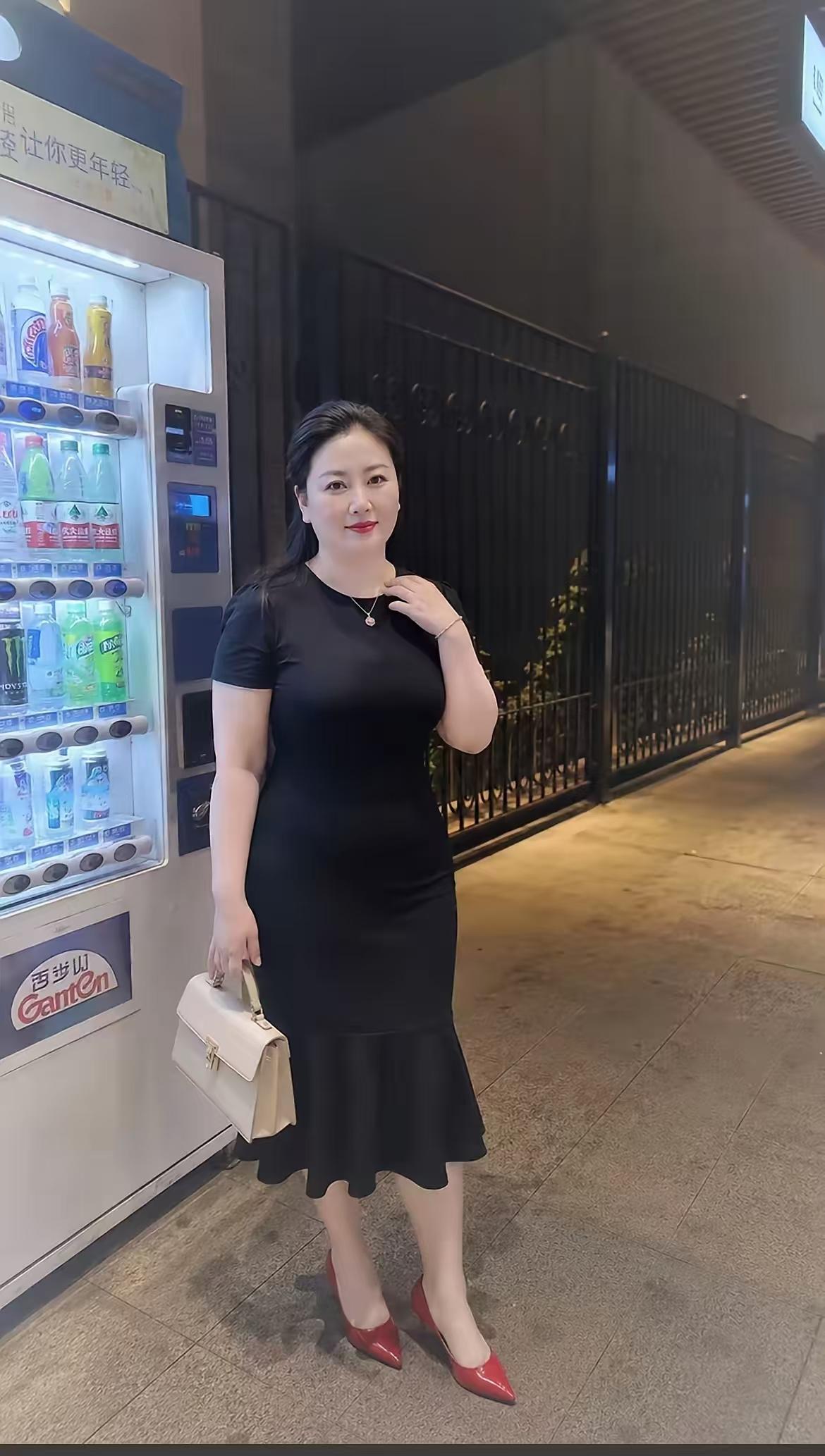 人到中年，体态有点走样了，是有点胖了，再减多少斤，你才喜欢？