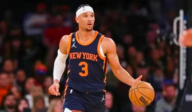  
北京时间8月9日NBA尼克斯队随队记者透露：球队已经与前锋球员哈特达成一份4