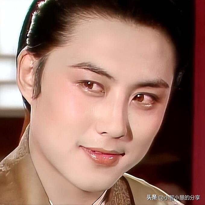 我敢说帅哥你肯定见过很多，但这种温润如玉，眼神含情脉脉的大帅哥，你肯定没有见过吧