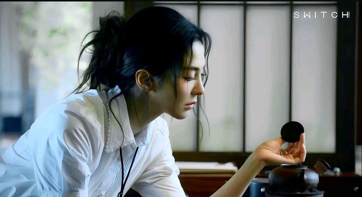 绝美首席[拜托][拜托][拜托] ​​​