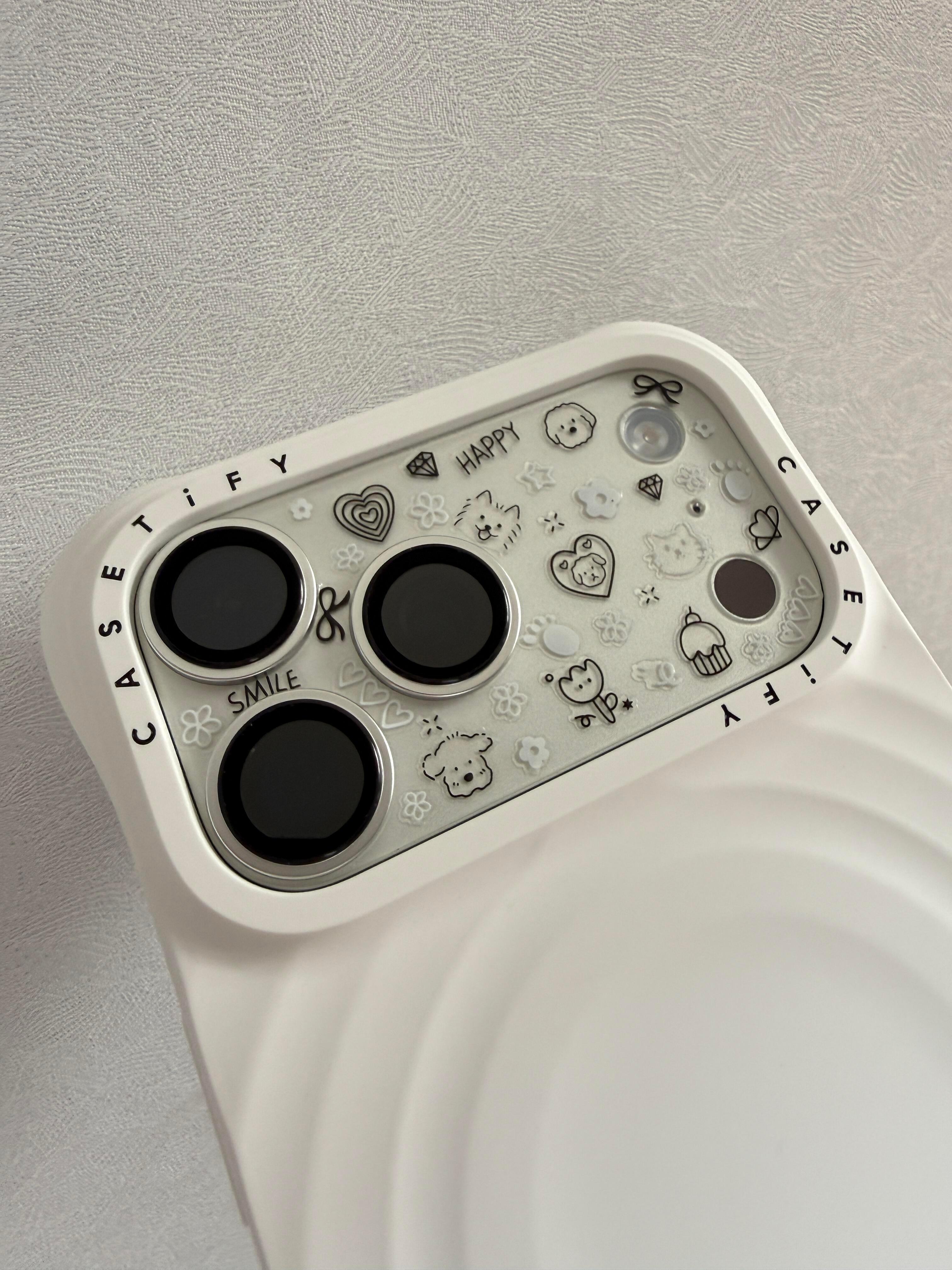 看到一个iPhone 17 Pro系列的相机模组DIY，挺可爱的。 ​​​