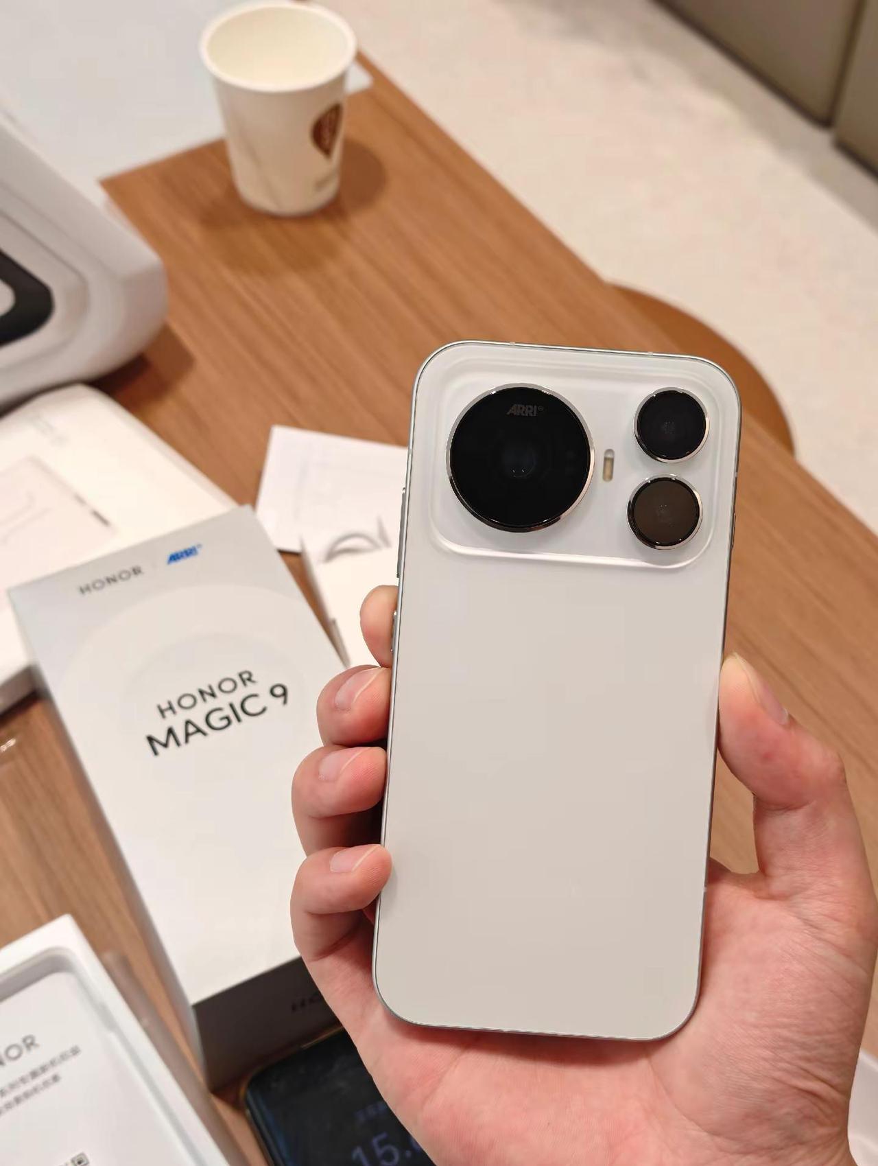 Magic9系列疯狂走单中荣耀Magic9 荣耀Magic9超能版 河南荣耀