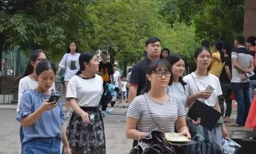 [微风]684分学霸惨痛升学教训！轻信志愿规划师错失985名校，考研因本科院校背