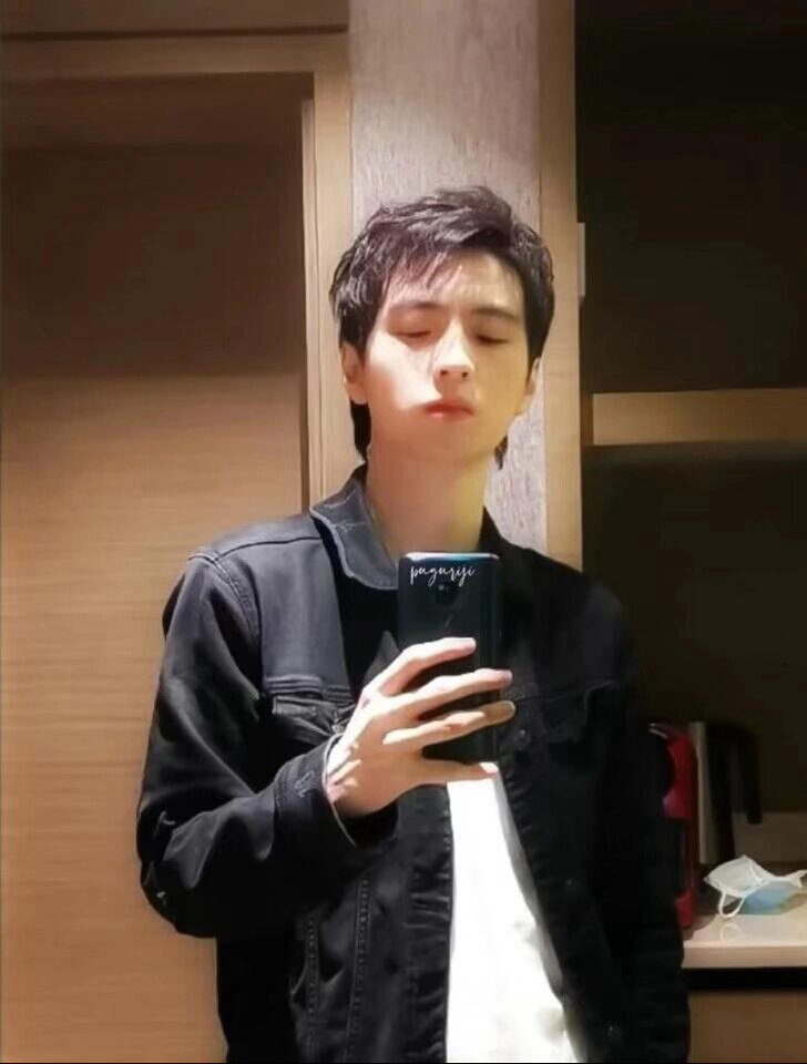 蒲熠星他还是从前那个少年蒲熠星这次不跨界了回主场了谁懂啊！看到蒲熠星站在赛场的瞬