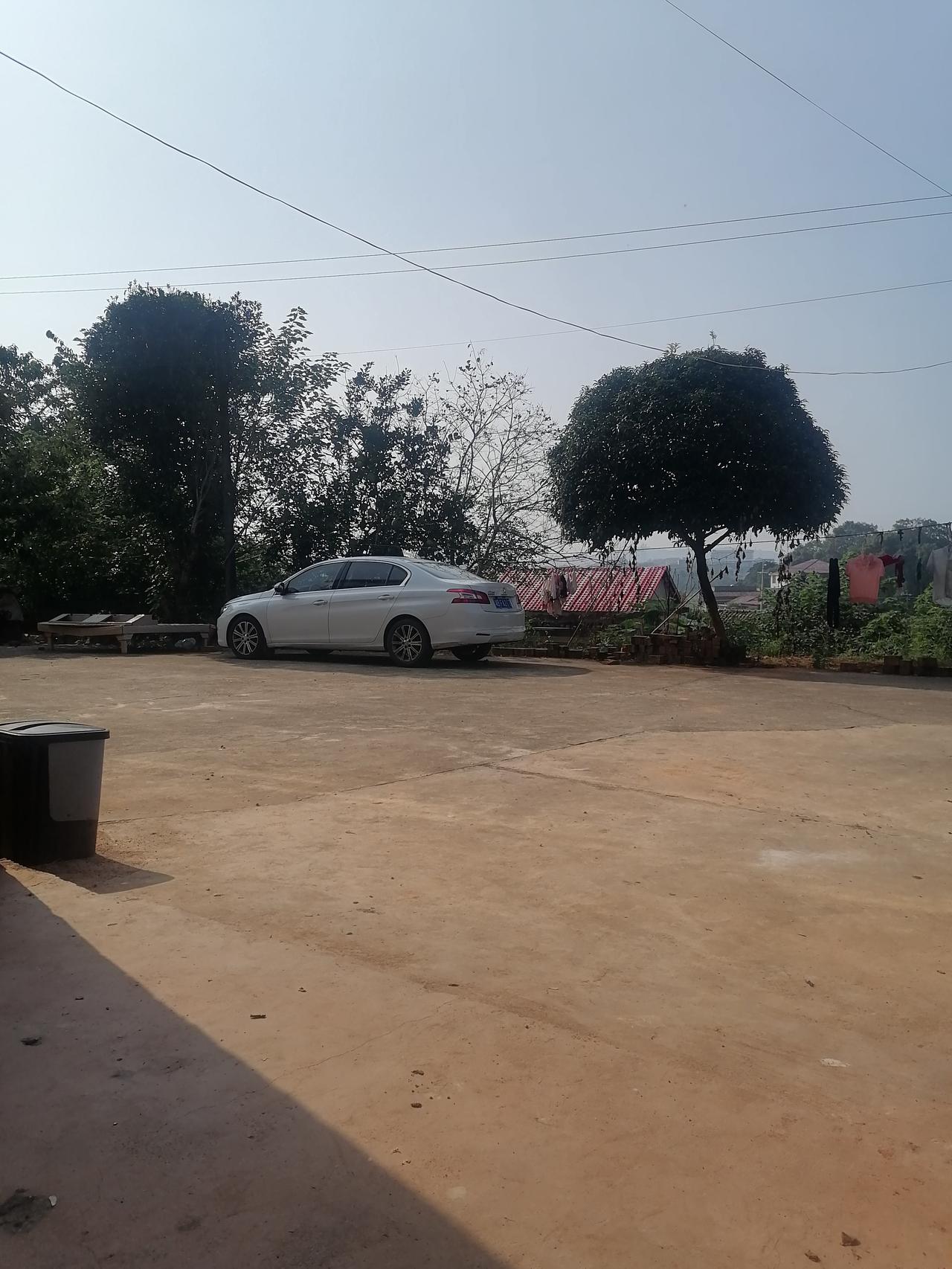 大家好，我是星仔，回老家了，决心做中介的想法也动摇了，现在是在吃辛辛苦苦在工地讨