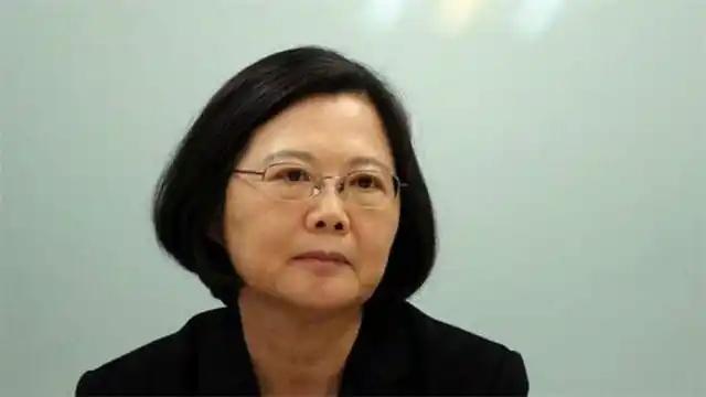 蔡英文曾说：自己是台湾人没错，也是中国人，理由是小时候念的是中国书，受的是中国式