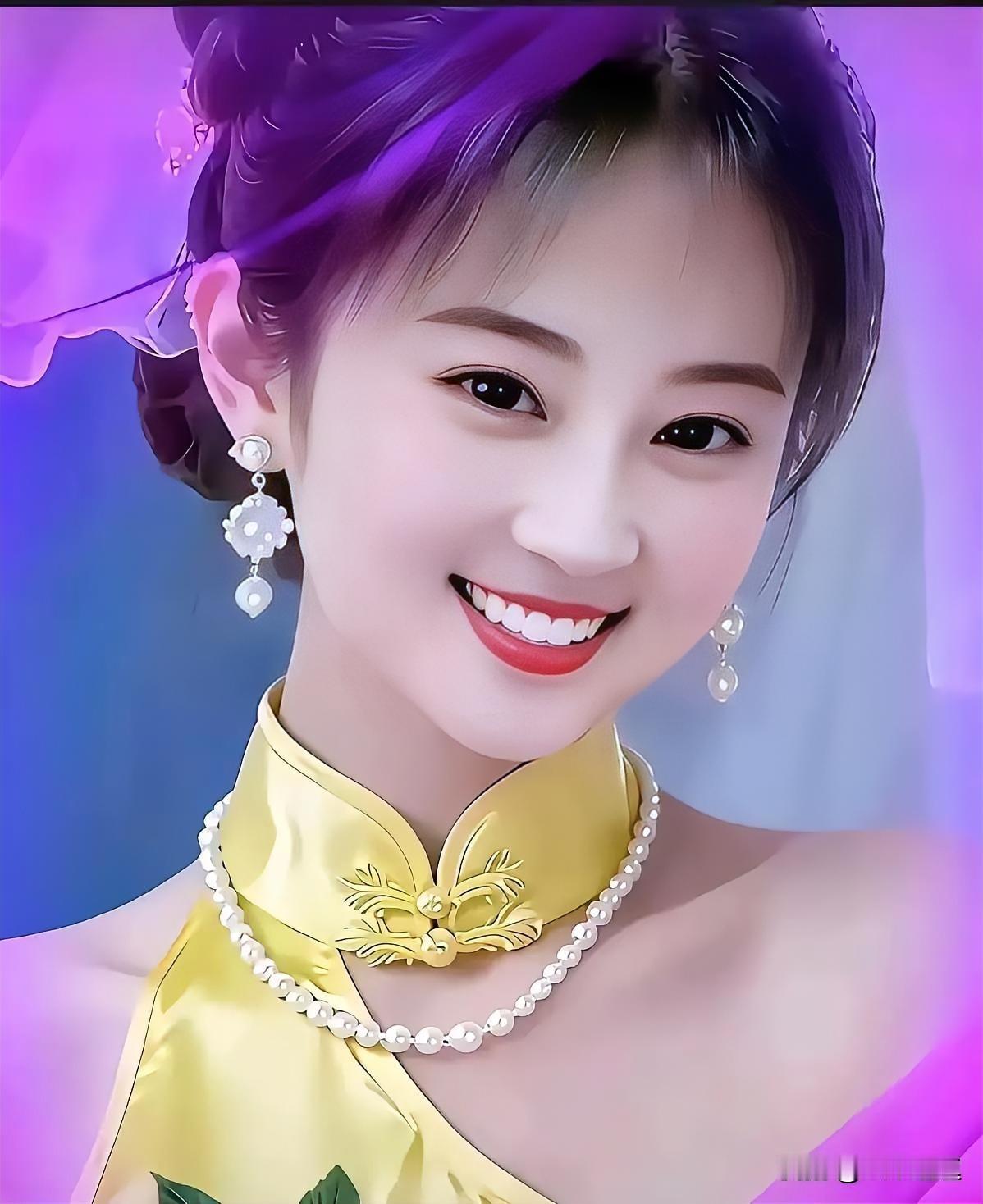 优雅古风少女，笑靥如花，韵味十足！