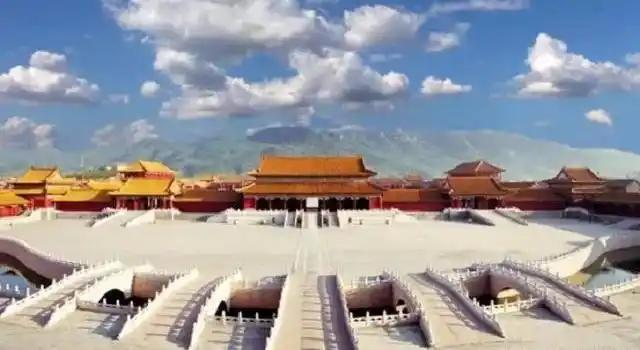 提到紫禁城，大家第一反应就是：皇帝的居所。
但真实历史是，很多清朝皇帝常年不住紫
