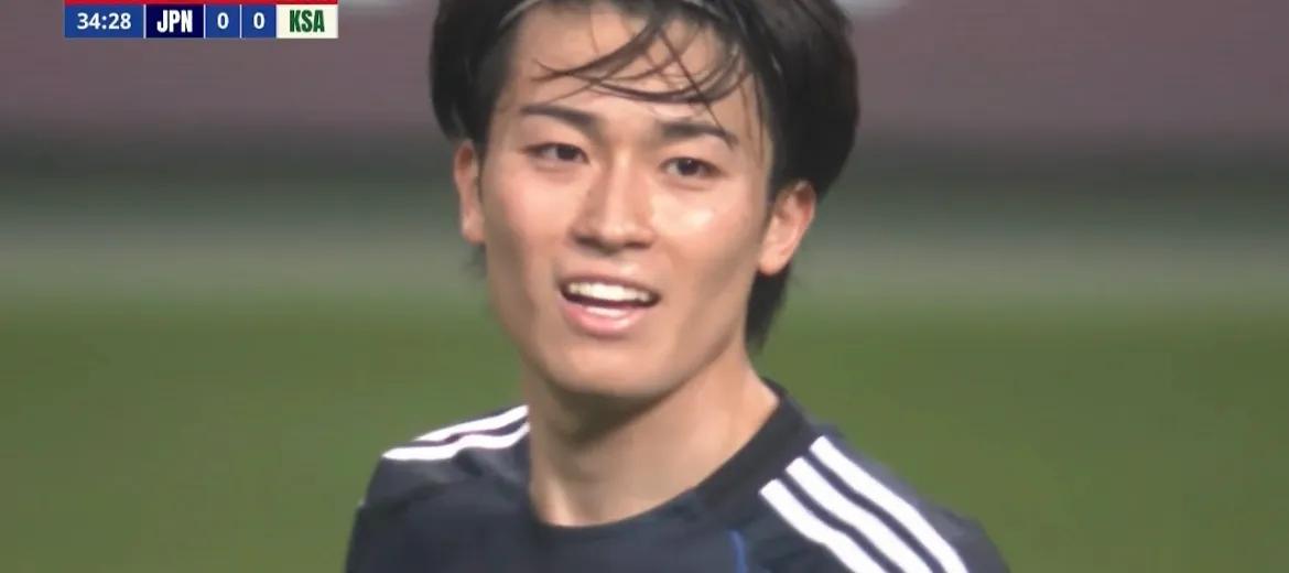 日本队放水！早早晋级世界杯，日本队似乎只是想演练阵容，每个球员脸上都是轻松的表情