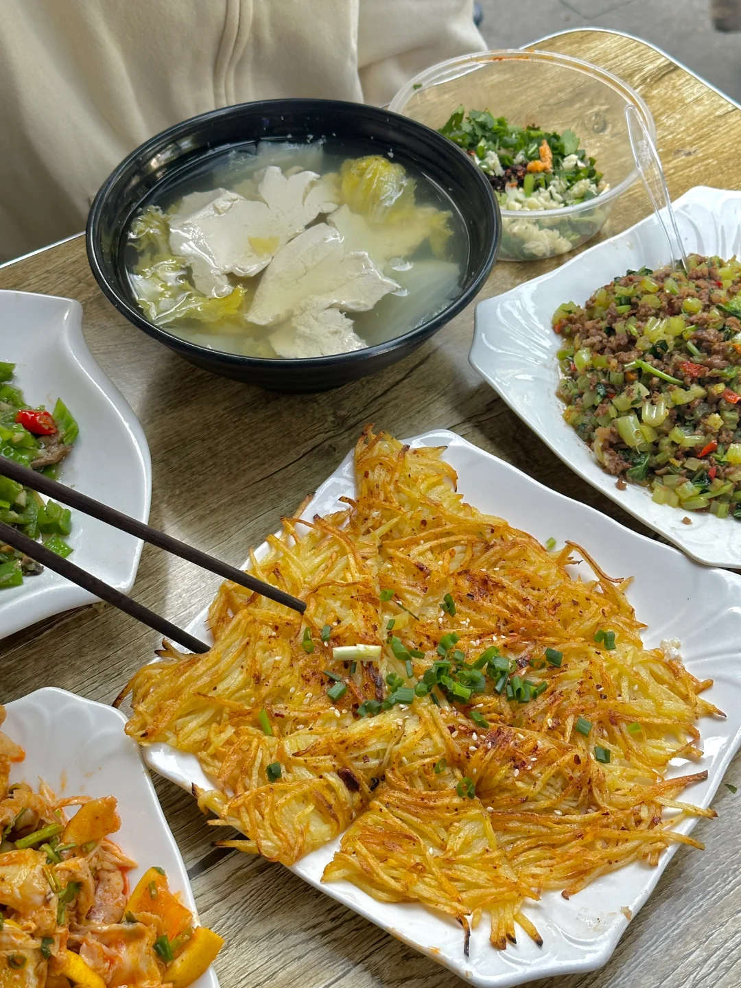 在杭州会反复去吃的穷鬼小破店！！（绿色无广） 云南小吃！人均30吃饱！...