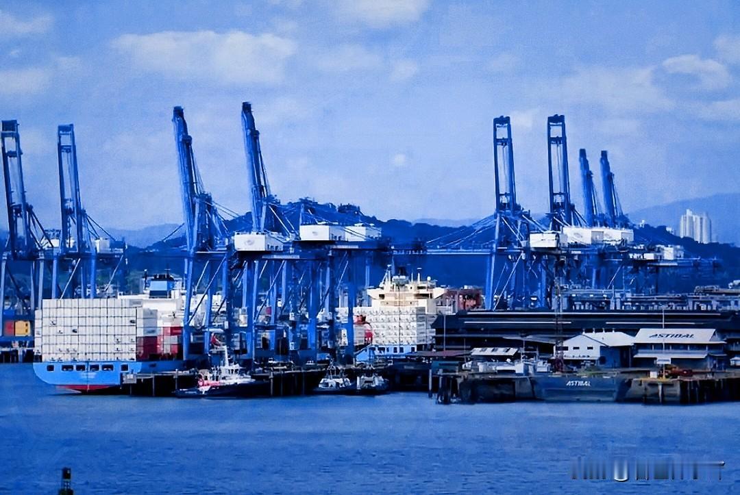 就在刚刚，
长和集团正式宣布！

2月4日，长和集团正式发布公告：针对巴拿马最高