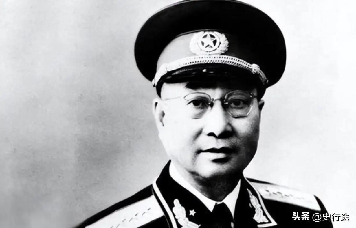 陈赓虽然贵为开国大将第四位，但其实这个军衔、这个位置对于富有传奇性的他来说，并不