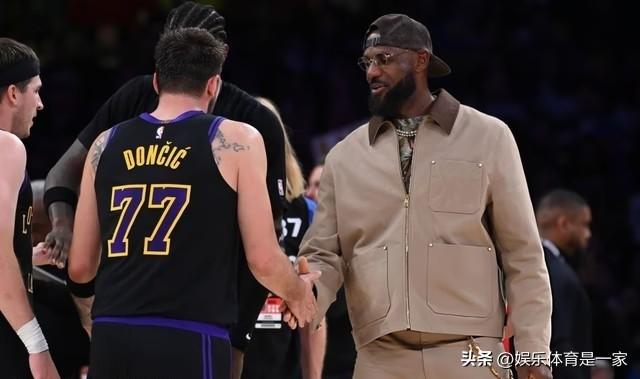 湖人没有詹姆斯，三场比赛赢分都赢了对手10分以上：
   湖人对阵步行者    