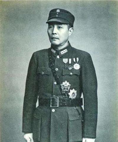 1936年，西安事变后，蒋介石飞回南京，一下飞机，戴笠对他说了一番话，蒋介石听完