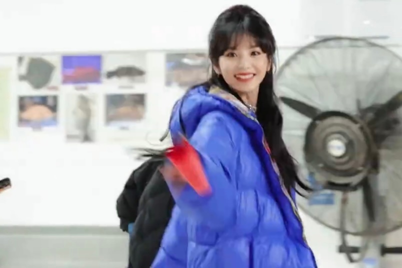 就这样被田曦薇明媚到了 