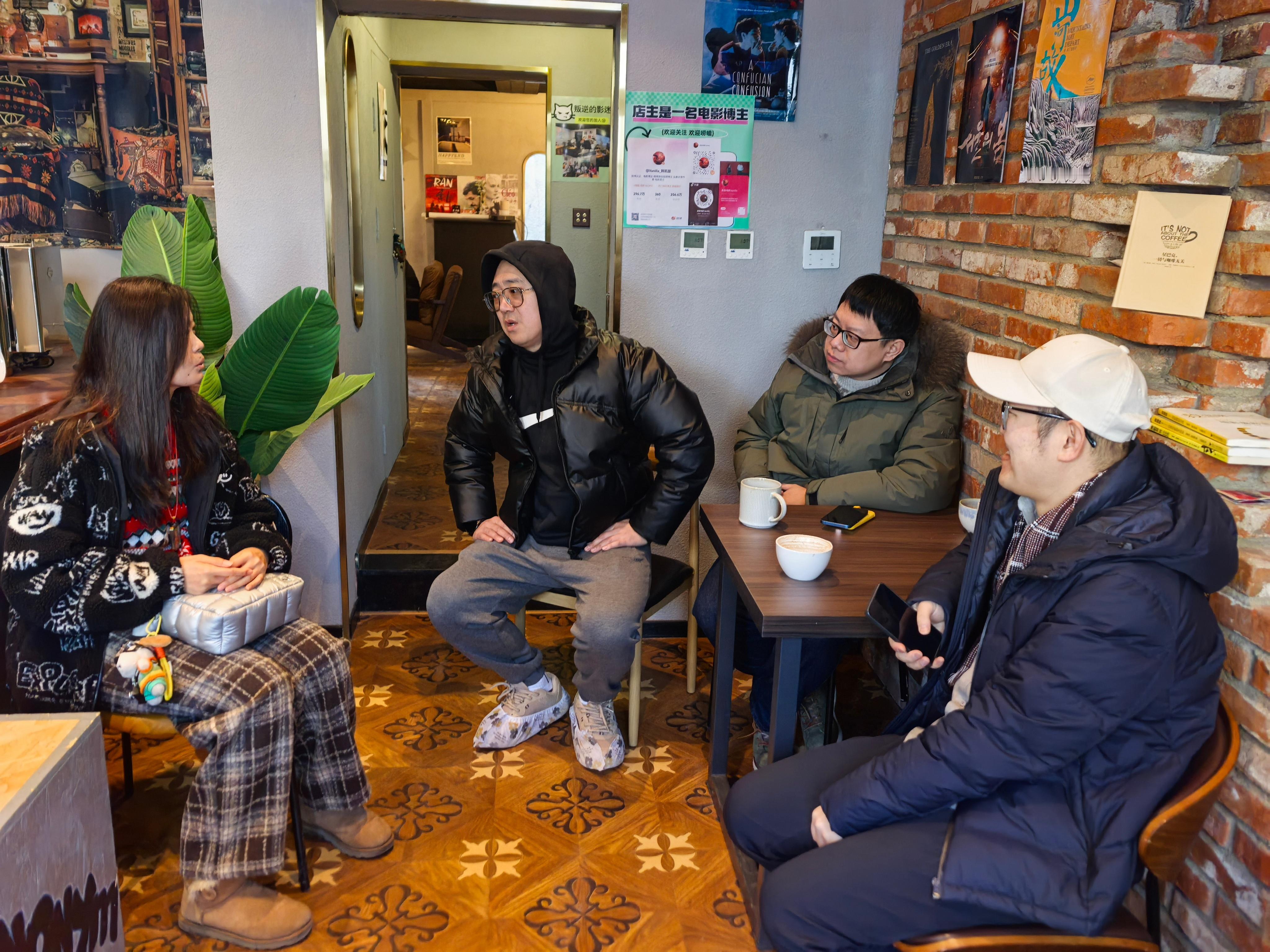 春节档马上有戏2026春节档抢先看  参加沙龙会的大家都超级期待《惊蛰无声》！一