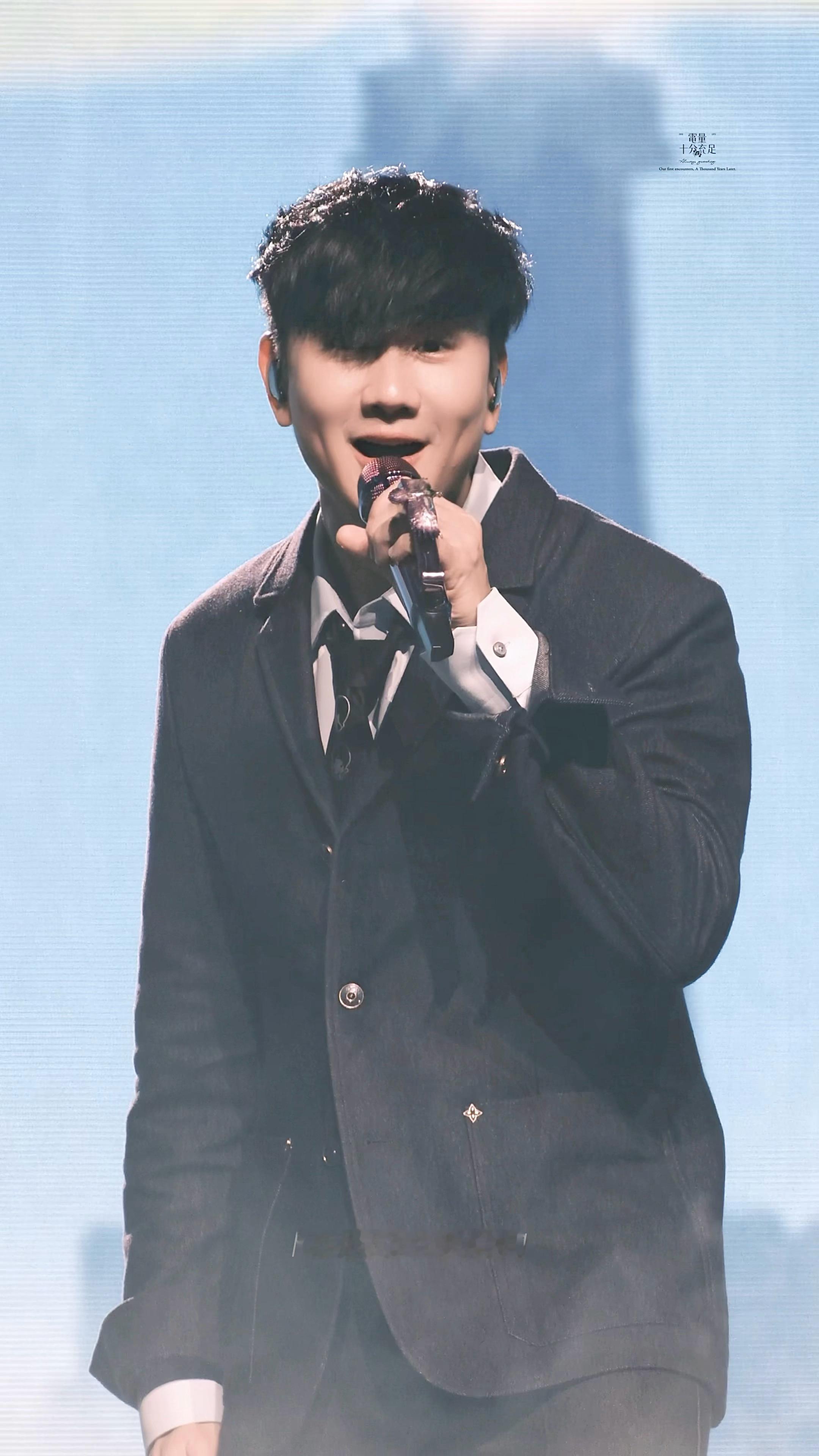 但是思念在夢里爬還有你值得等啊～🌃 