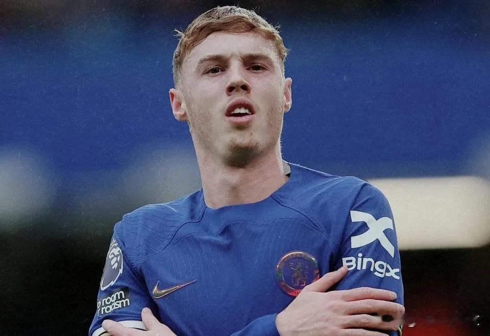 英超球员身价涨幅千万欧以上排行榜：
1、科尔-帕尔默（切尔西）：上涨2500万欧