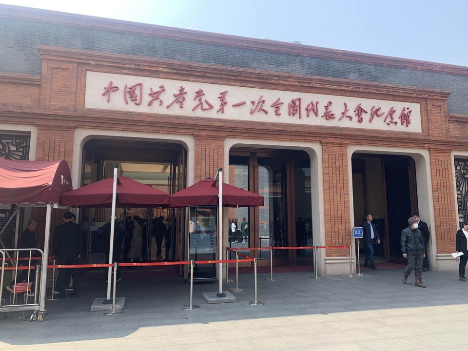 又快到七一了，作为一名有着34年党龄的党员，真心祝福我们伟大光荣正确的党永葆青春