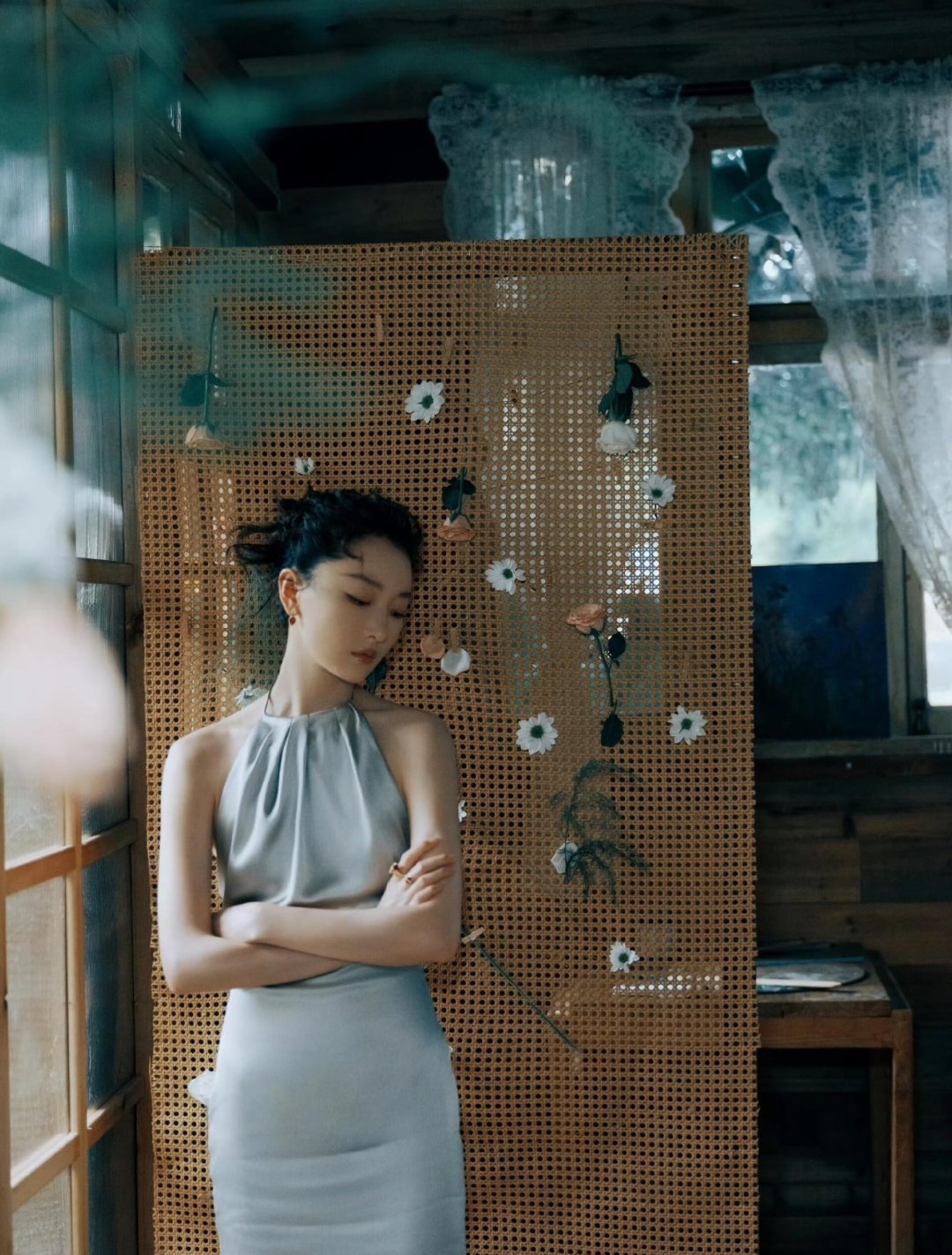 明星丨写真周冬雨的一组美图～ 