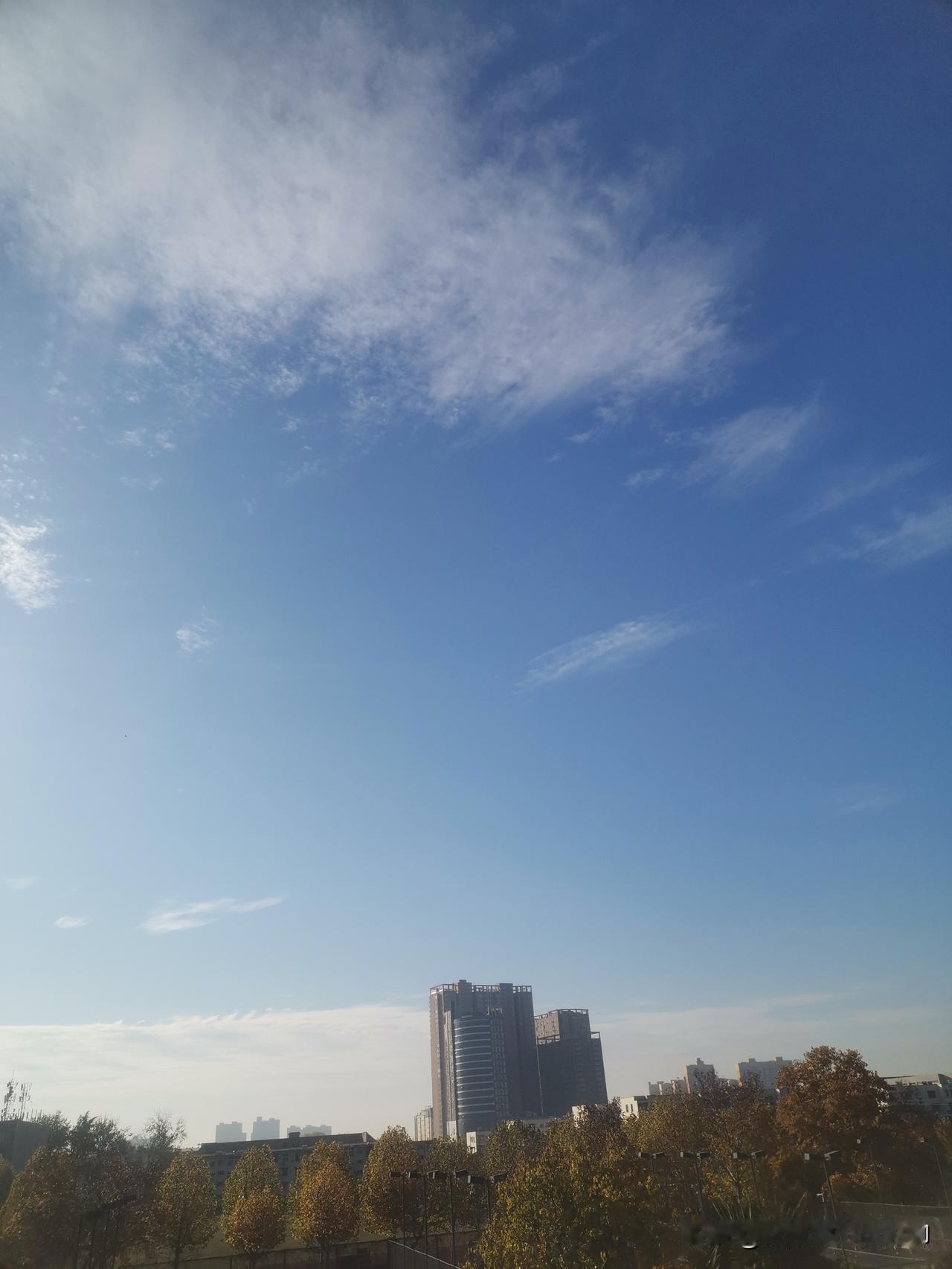 现代人很忙碌、很浮躁，大部分人没有时间，更没有心情看长剧，最主要是各个网络平台专