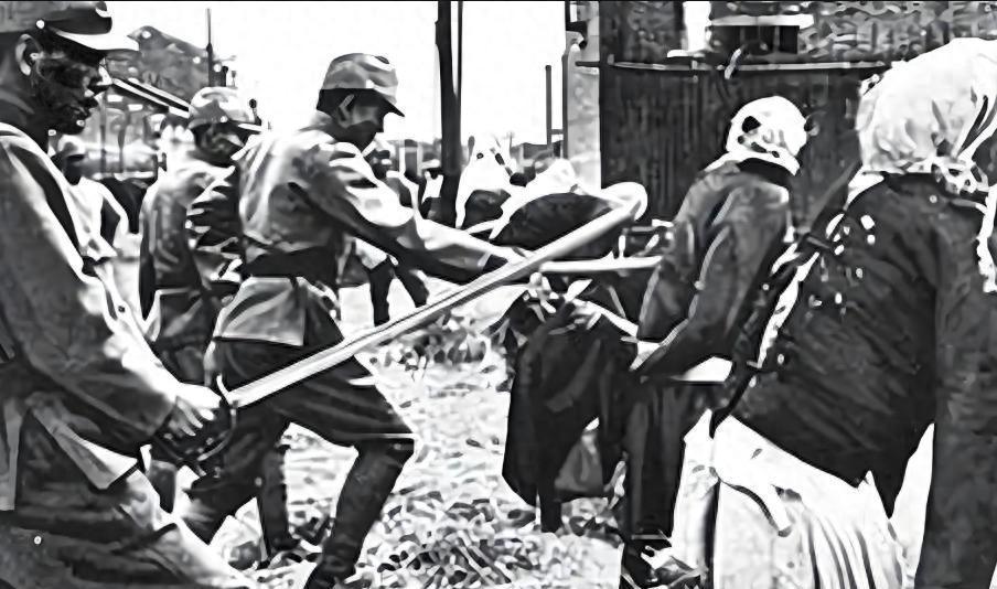 日本或将南京大屠杀改为南京事件把“南京大屠杀”改成“南京事件”，是对30多万遇难