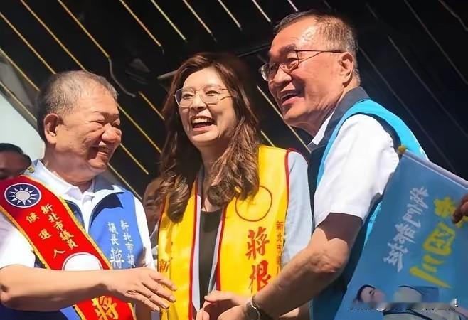 郑丽文赴新北李四川辅选第二次辅选，火力全开。郑丽文大赞李四川熟悉新北、执行力强，
