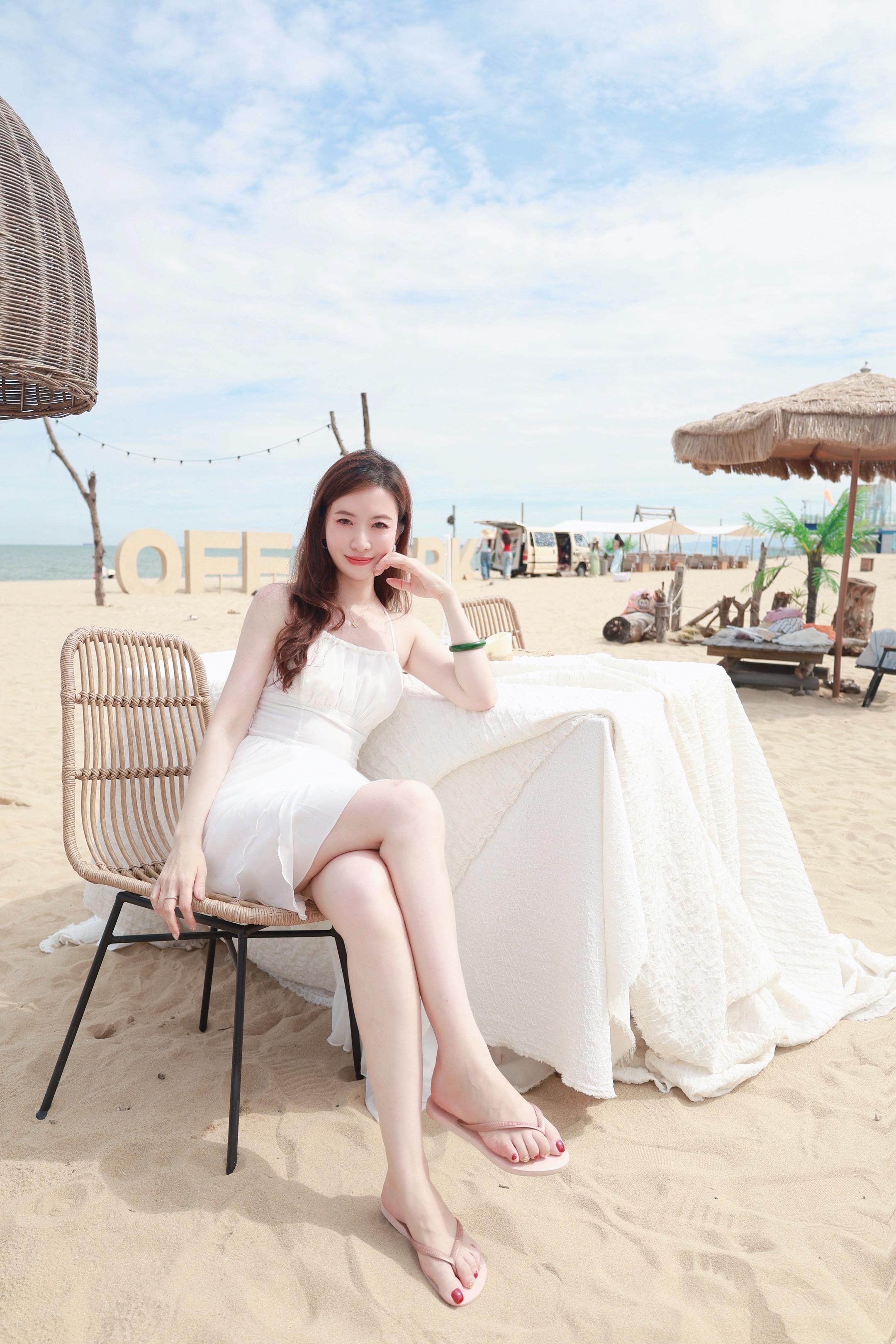 我的心脏如同海浪般为你跳动无数次🌊.气质穿搭海边
