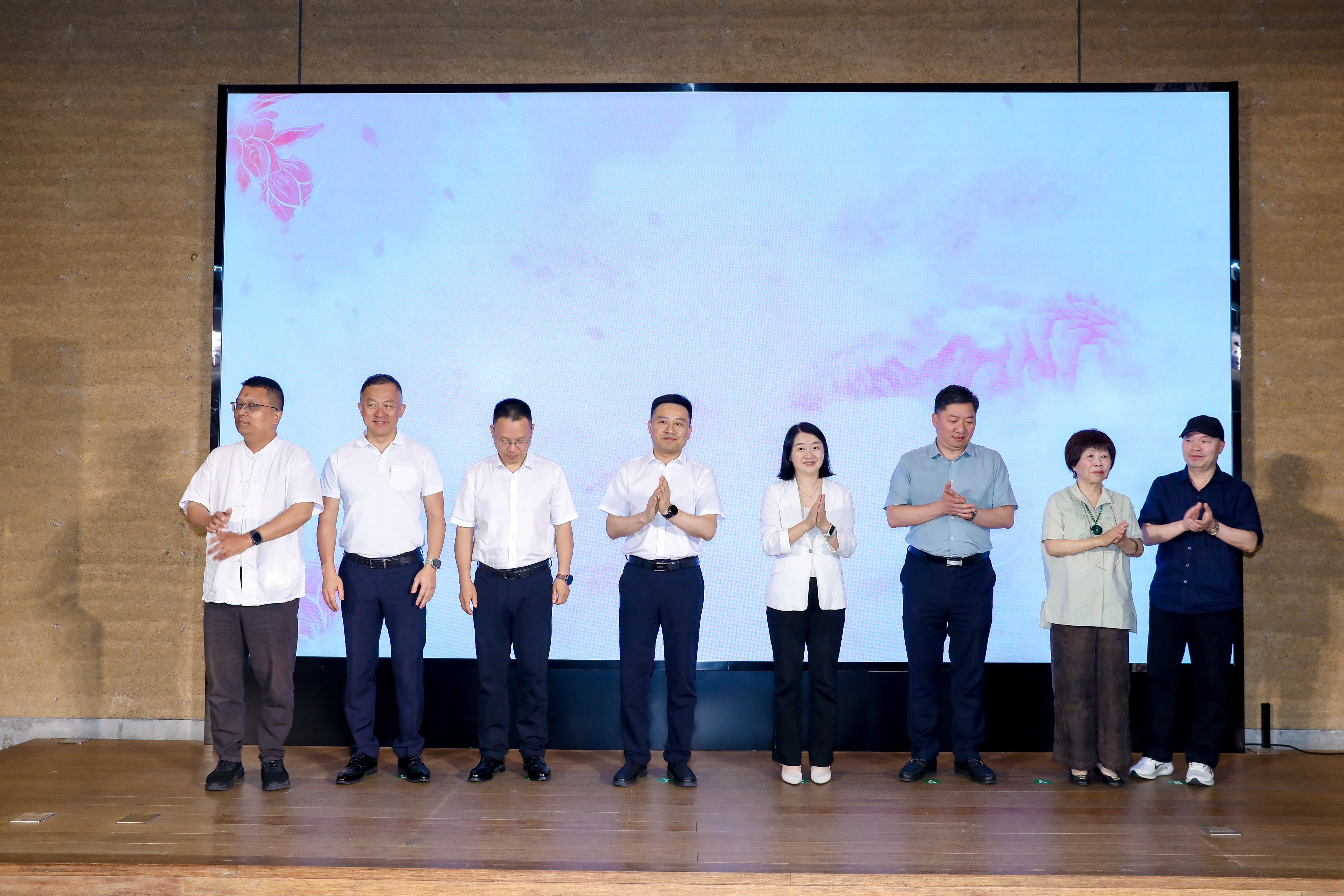 寻美杭州吴越文化从这里出发告别冰冷的文字史料，用脚步丈量文化的厚度，在文脉延续的