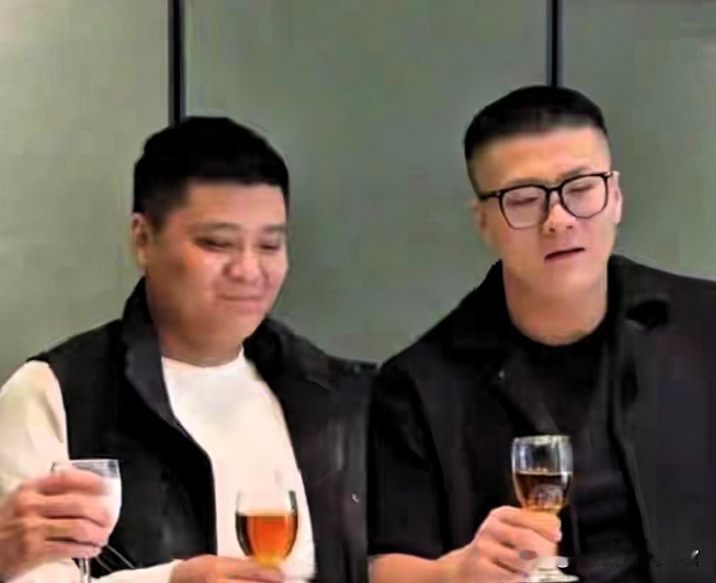 南京双胞胎失散27年认亲仅10天便反目，核心因弟弟忌惮哥哥分千万家产、抢流量，还