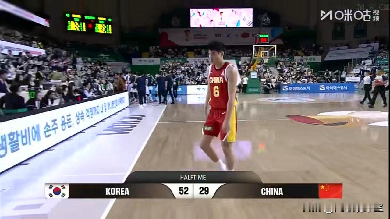 中国男篮半场落后韩国23分，杜锋：对于现代篮球来说，20分不算什么！
但是问题是