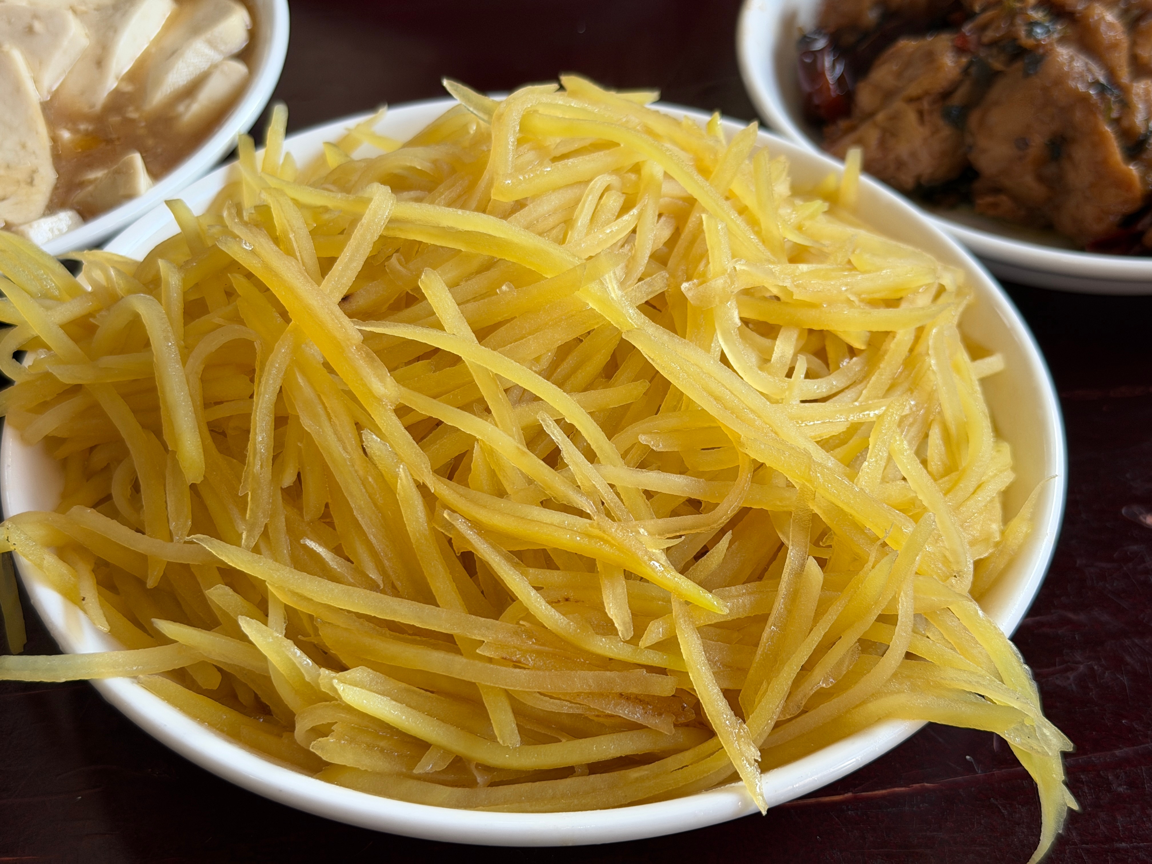 来拍选题，在寺里吃个斋饭～说实话挺好吃的！我跟都光盘了 北京·白瀑寺