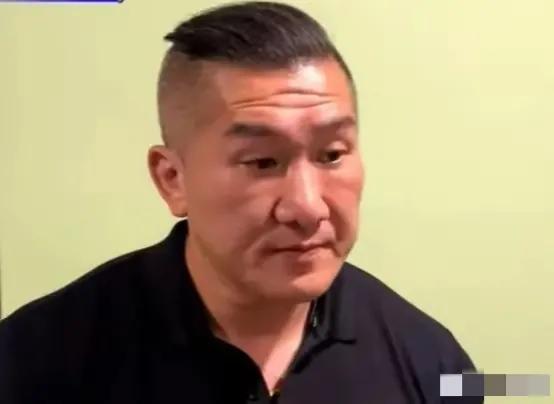 台湾网红馆长的店被砸了。
他在台湾开了一家健身房，因为他开启大陆旅行，而且天天直
